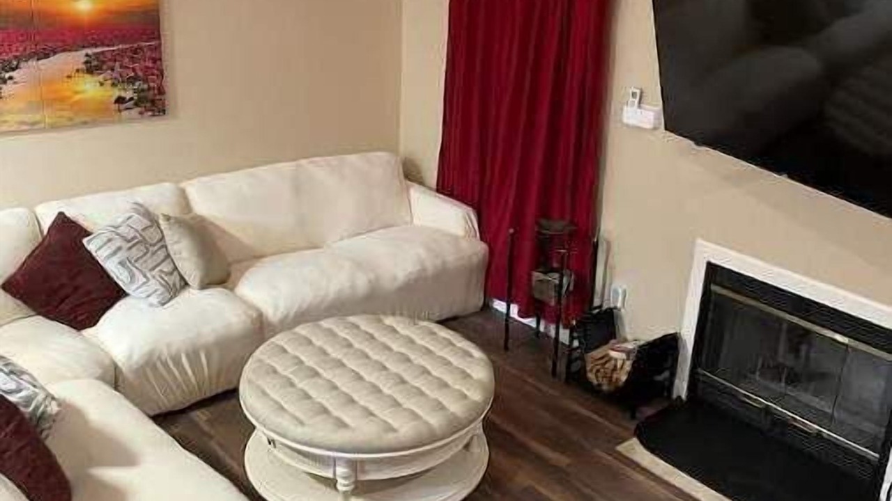 Photo of Livingroom in Woodridge