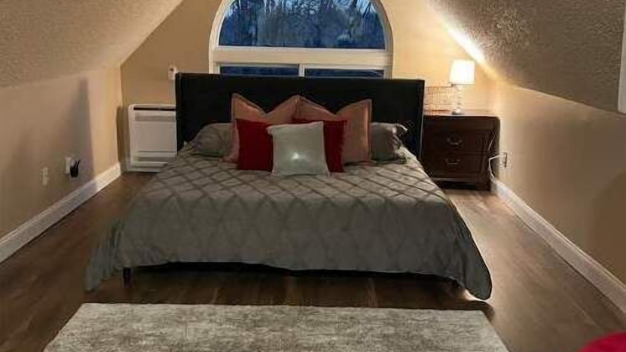 Photo of Bedroom in Woodridge