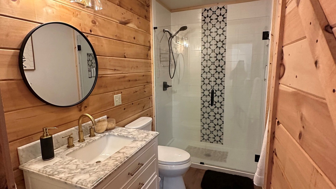 Photo of Bathroom in Center Ridge