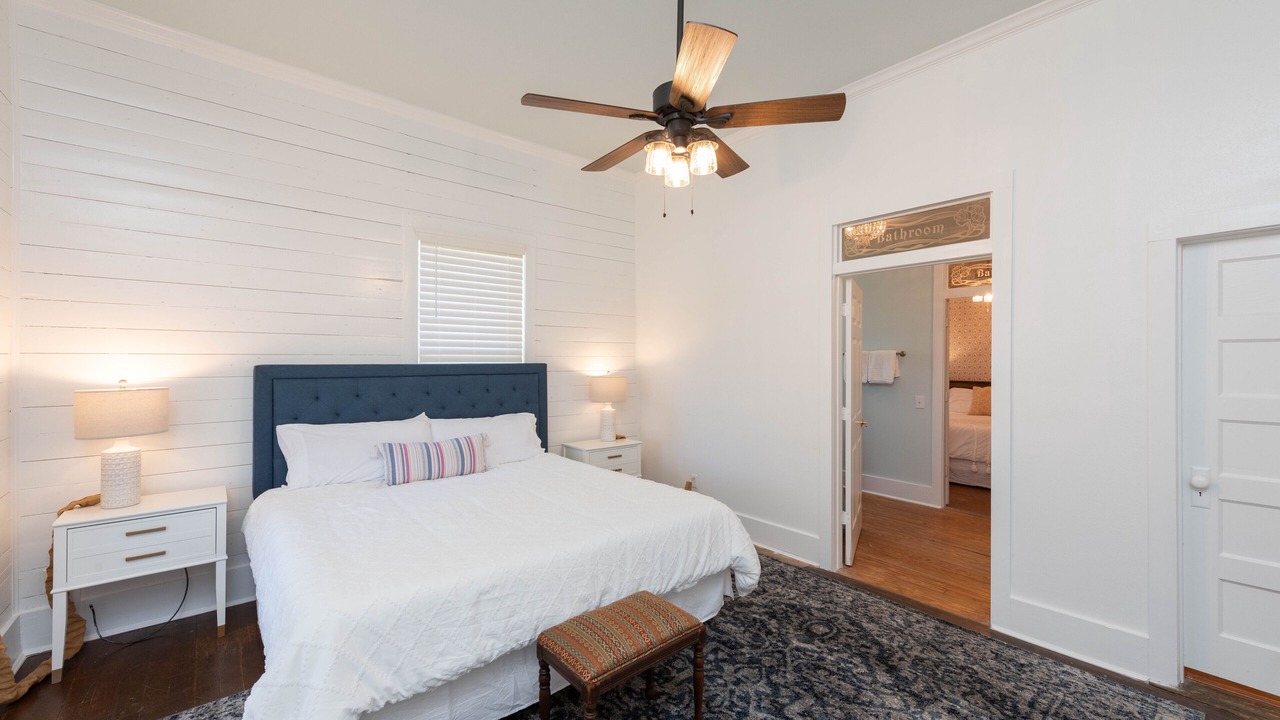 Photo of Bedroom in Luling
