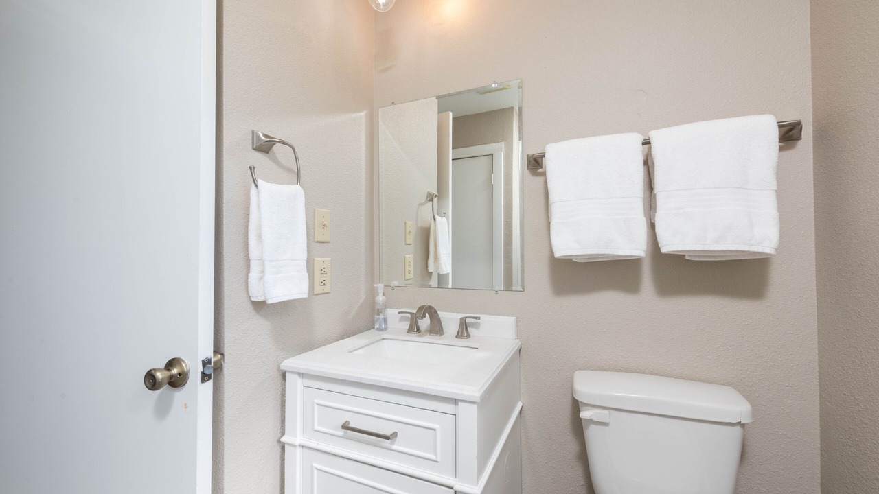 Photo of Bathroom in Luling
