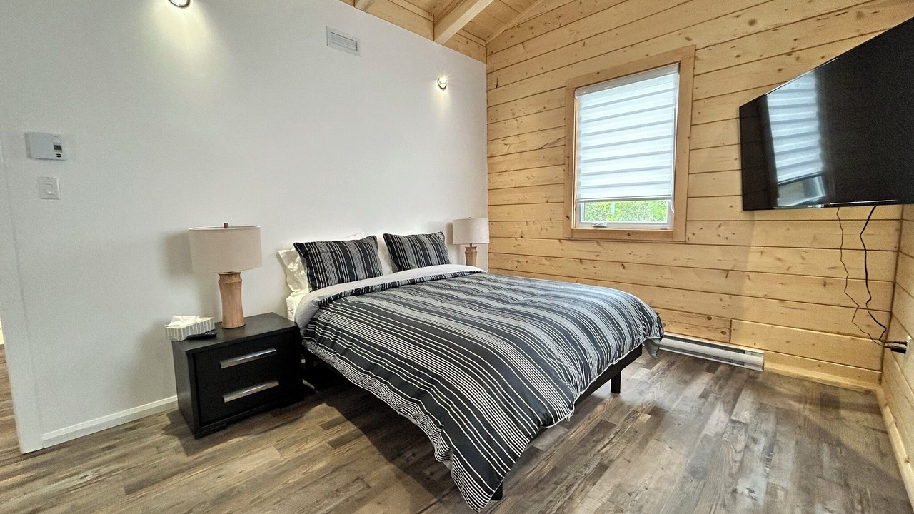 Photo of Bedroom in Saint-Felix-d'Otis
