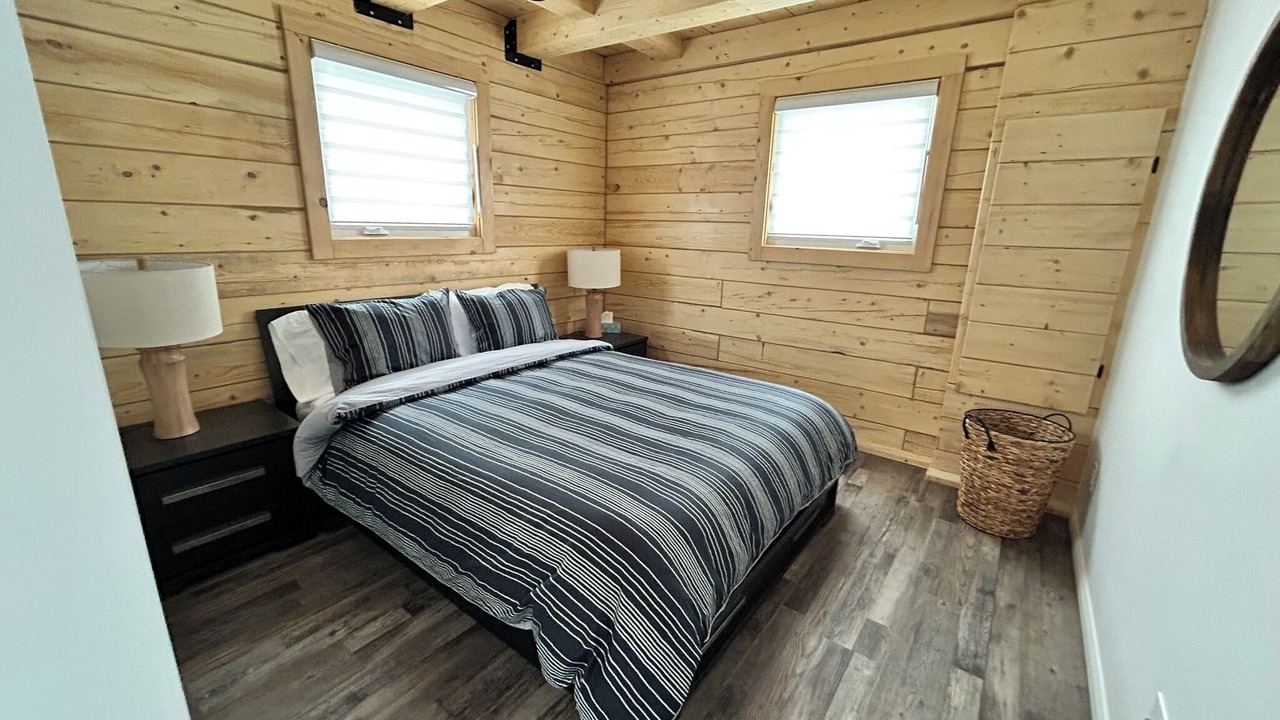 Photo of Bedroom in Saint-Felix-d'Otis
