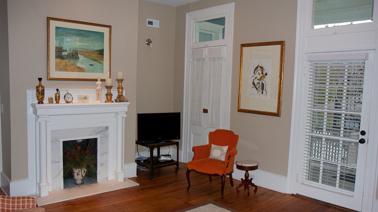 Photo of Livingroom in Harleston Village