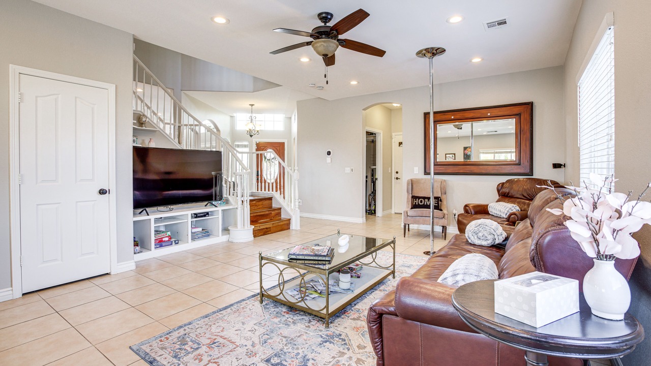 Photo of Livingroom in Silverado Ranch