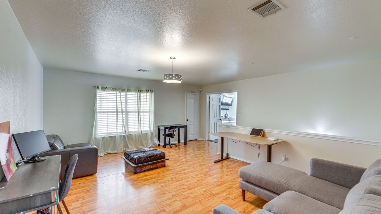 Photo of Livingroom in Hillcrest