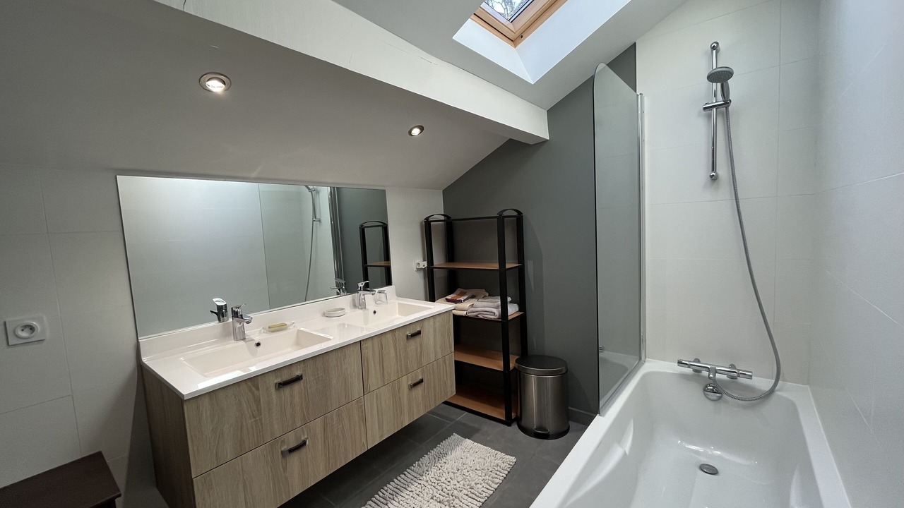 Photo of Bathroom in Voiron