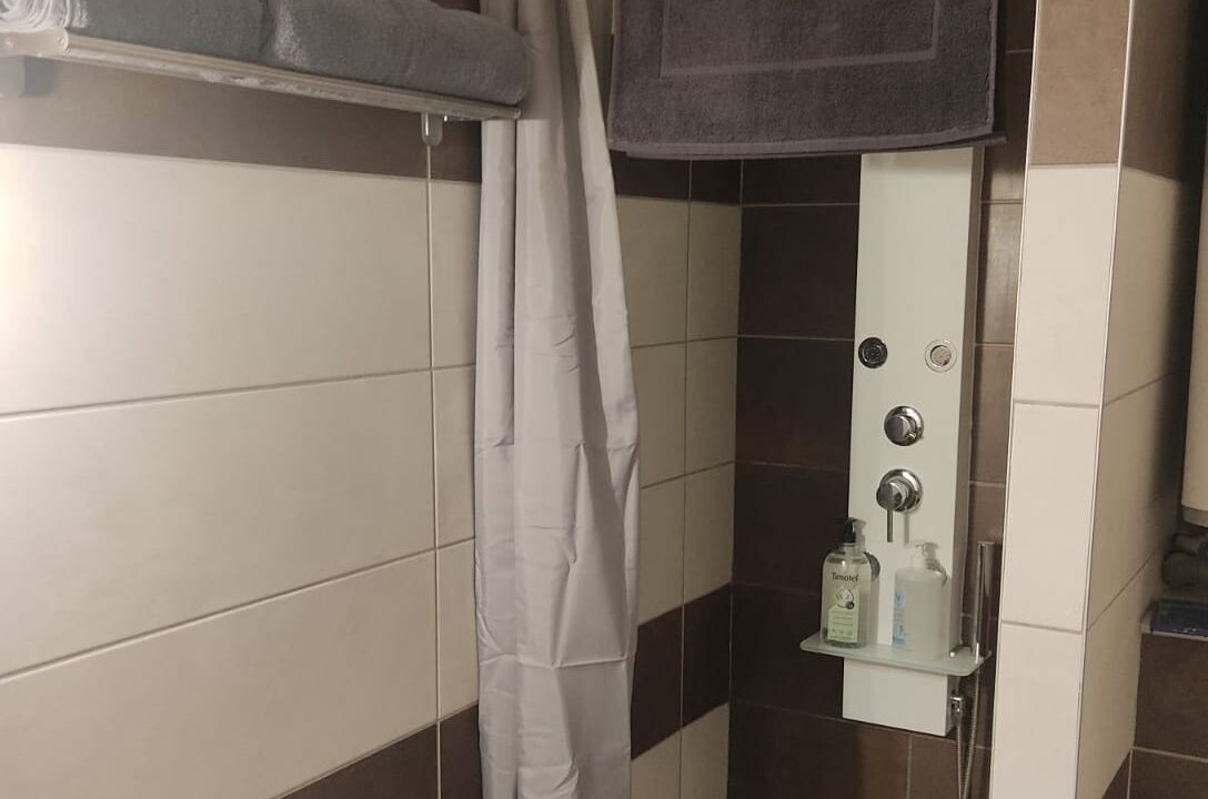 Photo of Bathroom in Etrembieres