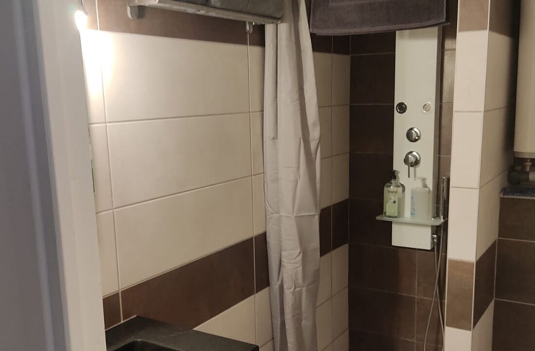 Photo of Bathroom in Etrembieres