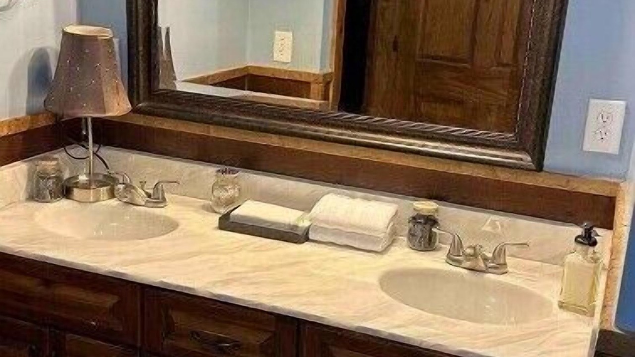 Photo of Bathroom in Bowdon Junction