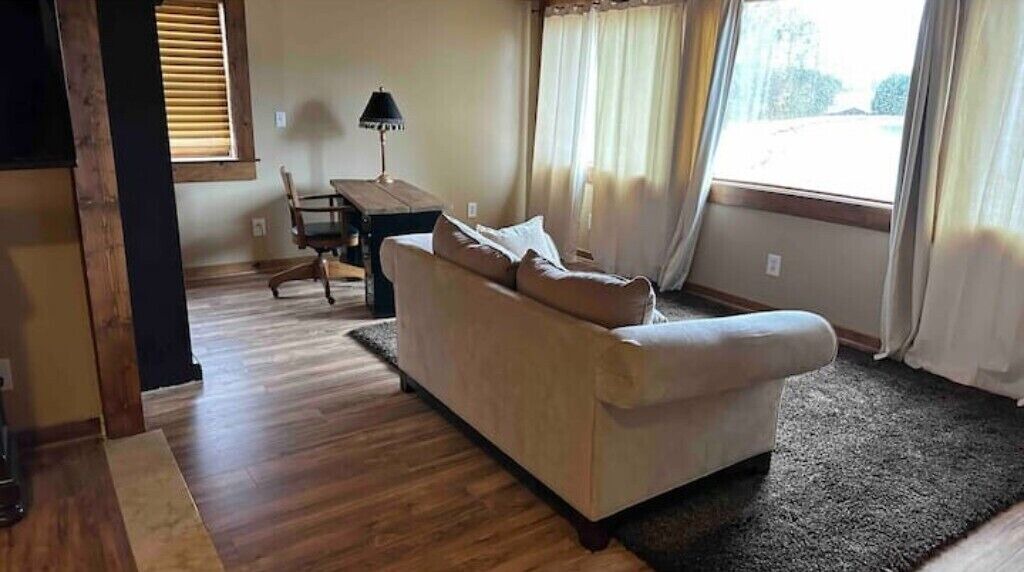 Photo of Livingroom in Bowdon Junction