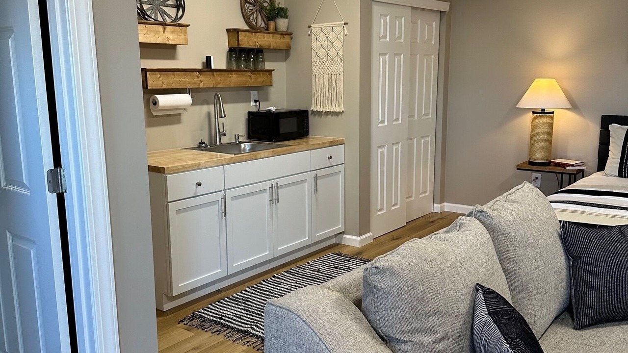 Photo of Others in Hermann