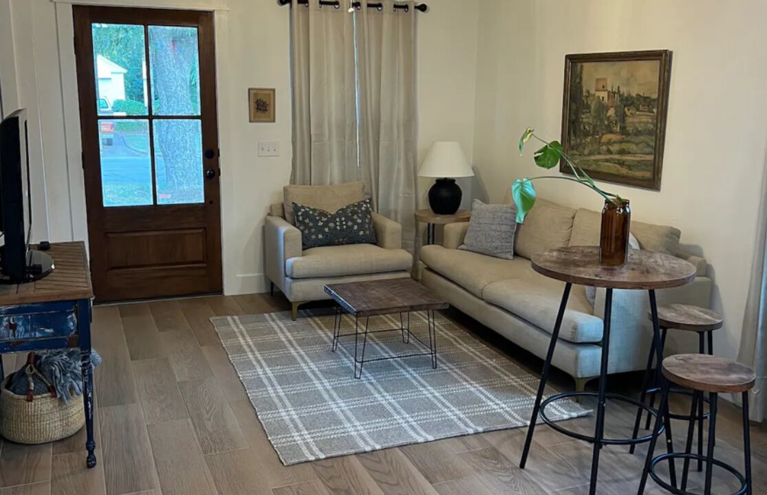 Photo of Livingroom in Guthrie