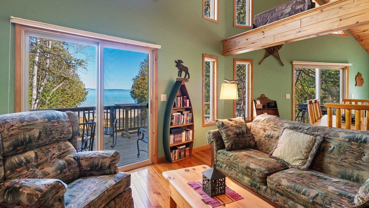 Photo of Livingroom in Cheboygan