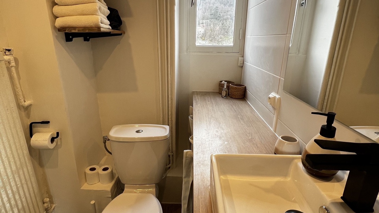 Photo of Bathroom in Uriage-les-Bains