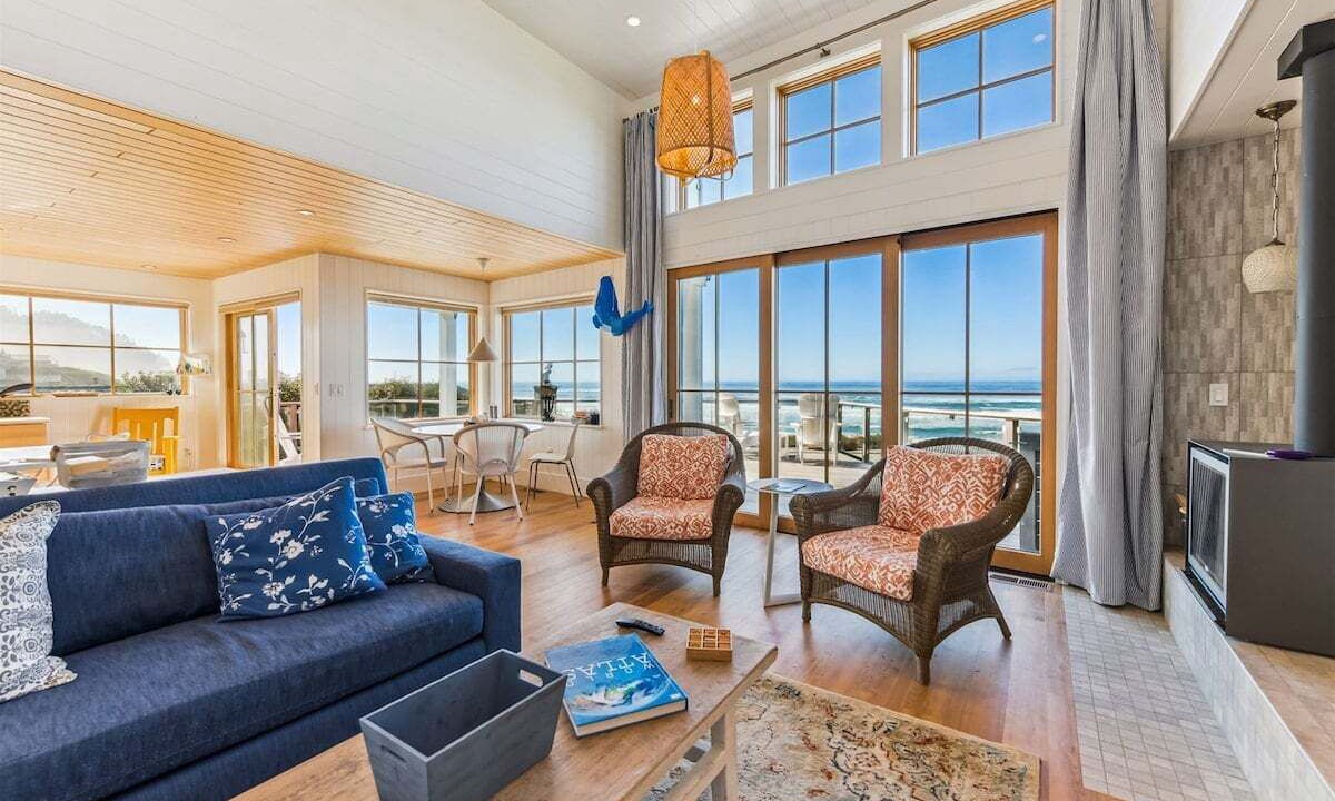 Photo of Bedroom in Arch Cape