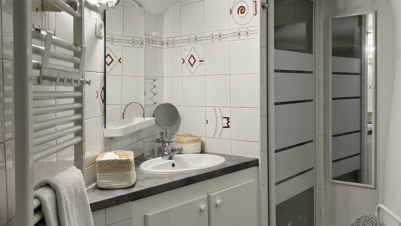 Photo of Bathroom in Notre-Dame-de-la-Rouviere