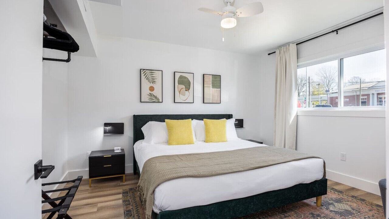 Photo of Bedroom in Hillsboro Village