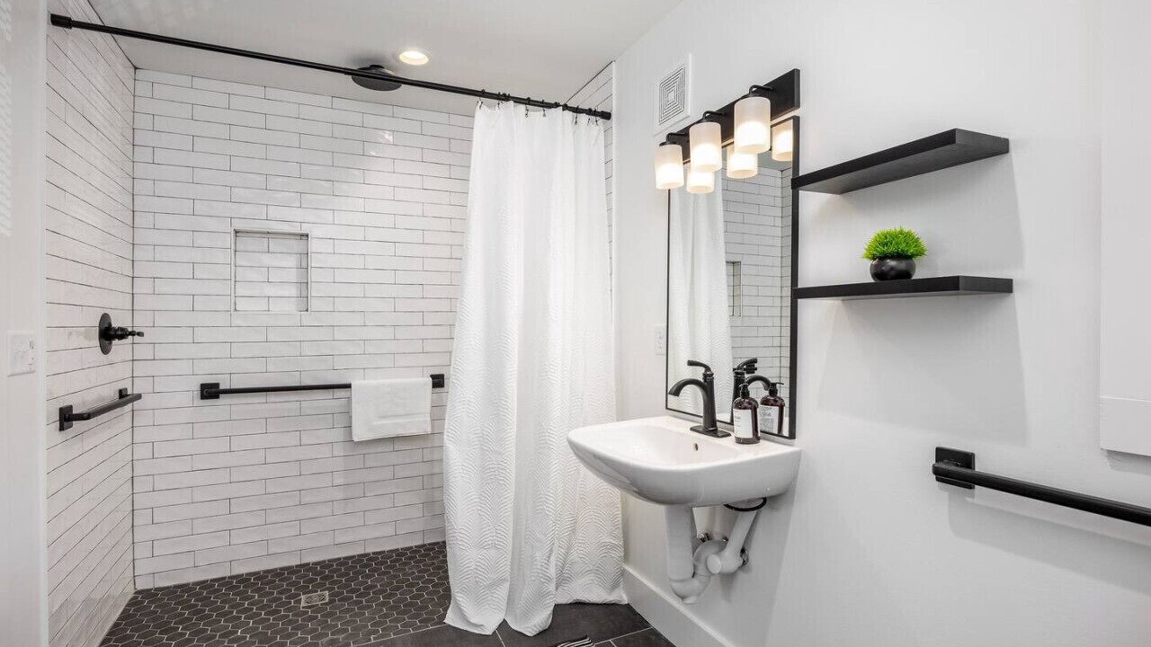 Photo of Bathroom in Hillsboro Village