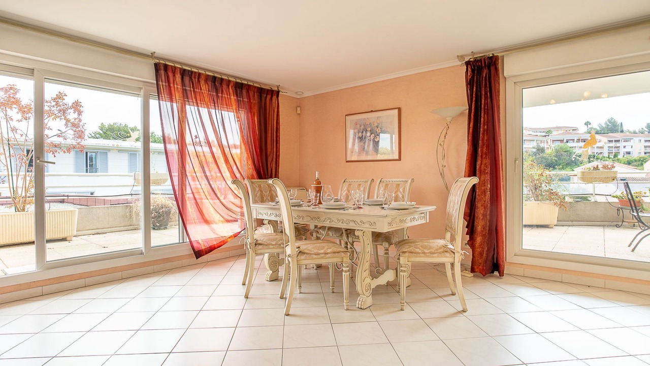 Photo of Bedroom in Le Cannet