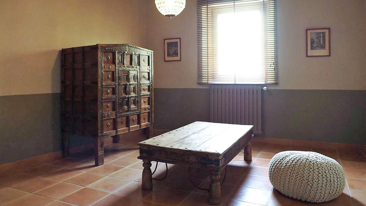 Photo of Others in Violes