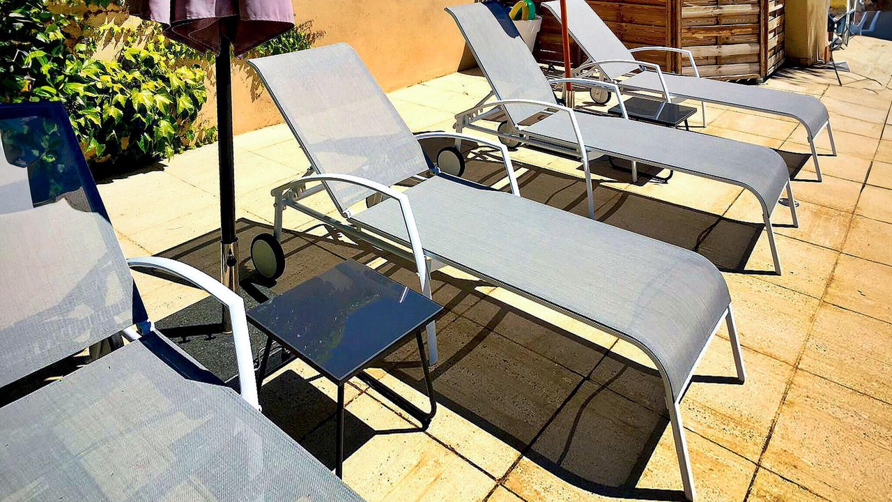 Photo of Others in Violes