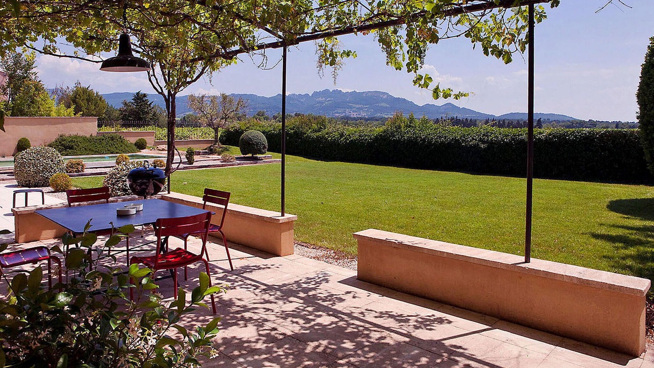 Photo of Others in Violes