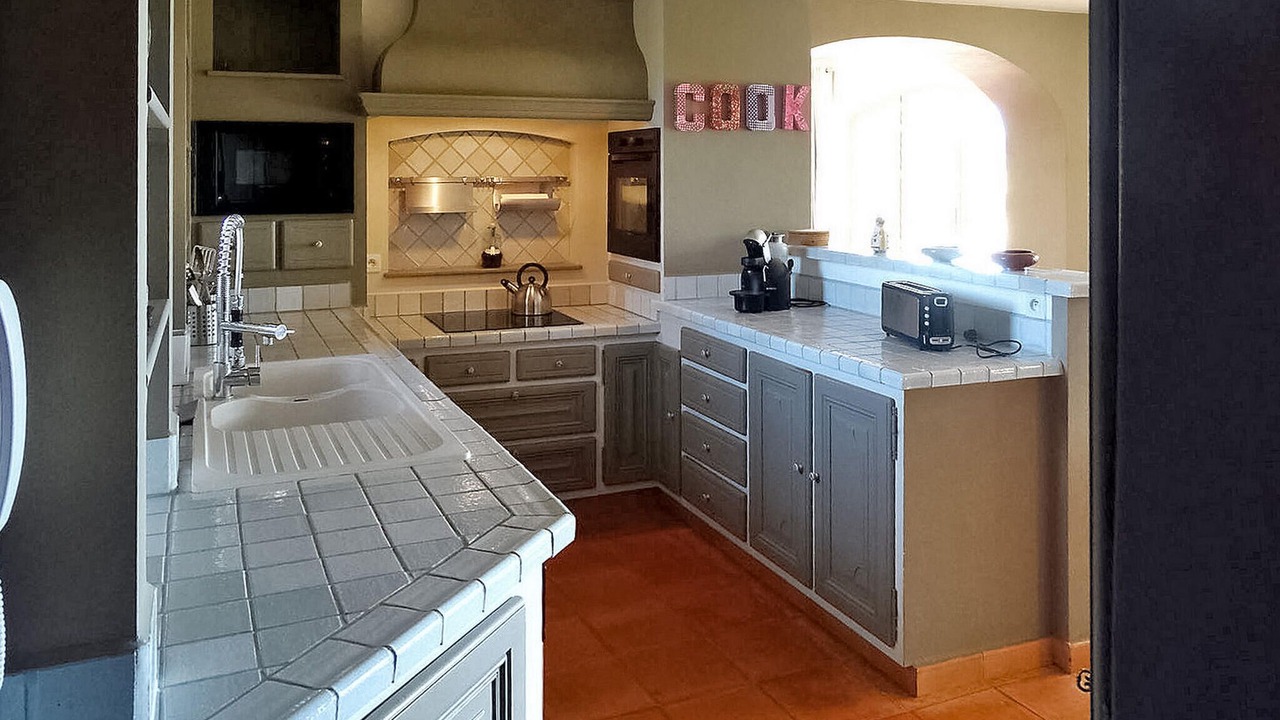 Photo of Others in Violes