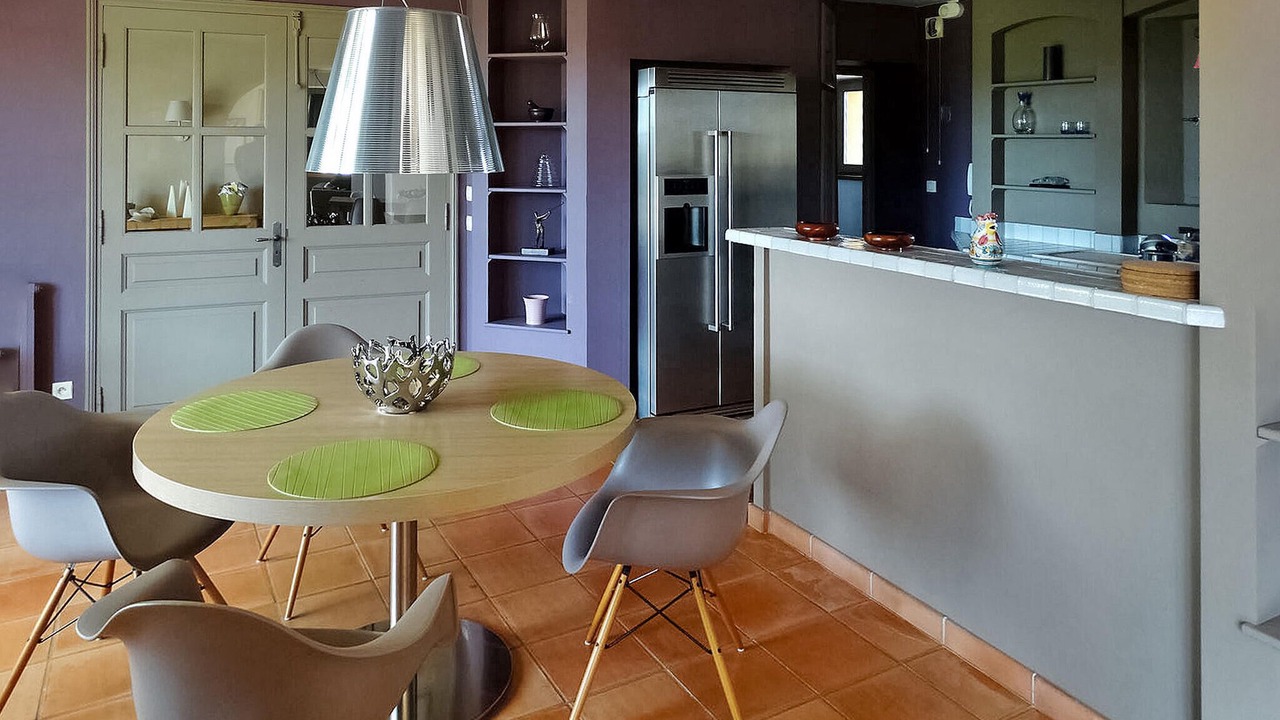 Photo of Others in Violes