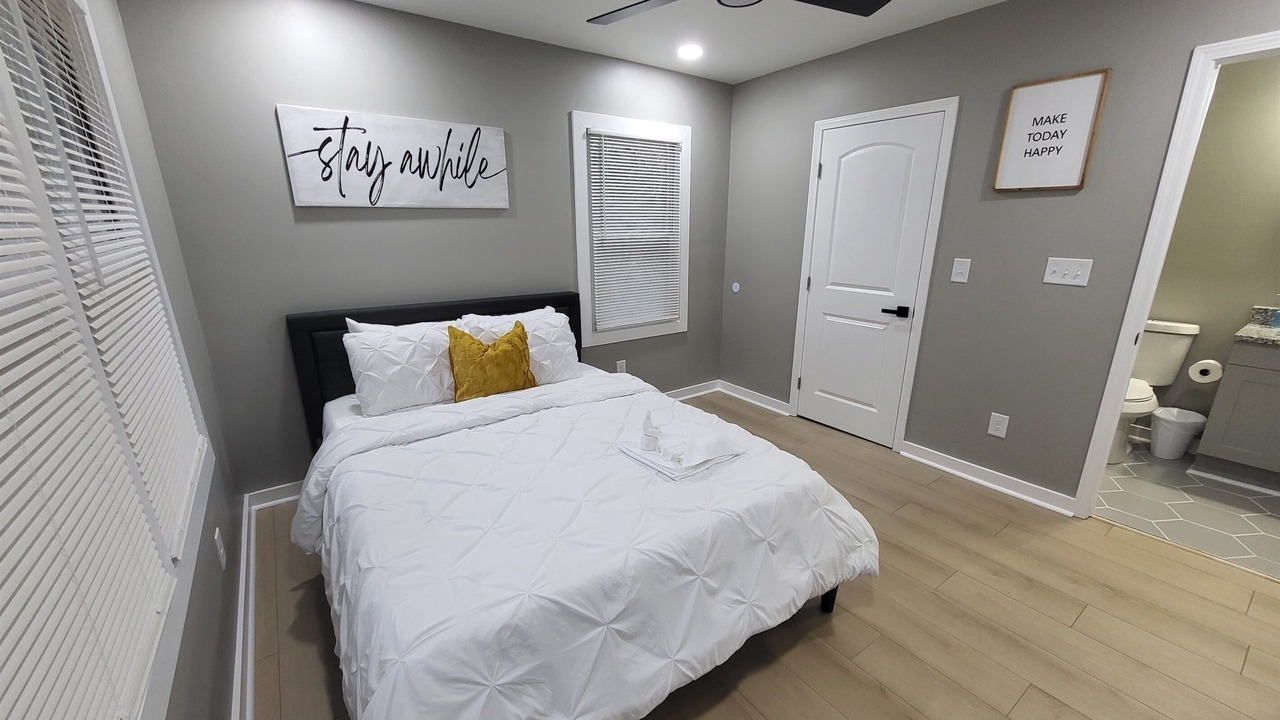 Photo of Bedroom in Collier Heights