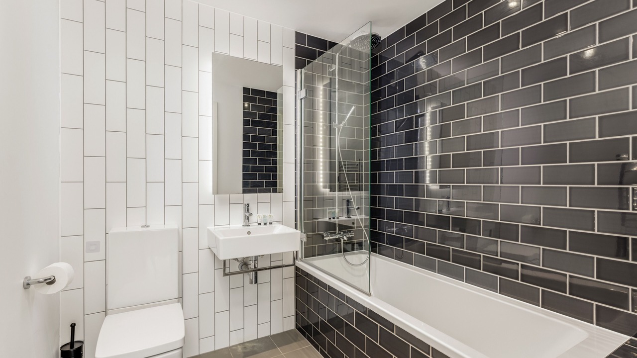 Photo of Others in Tower Hill