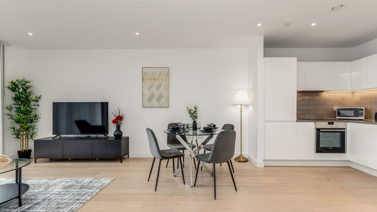 Photo of Others in Tower Hill