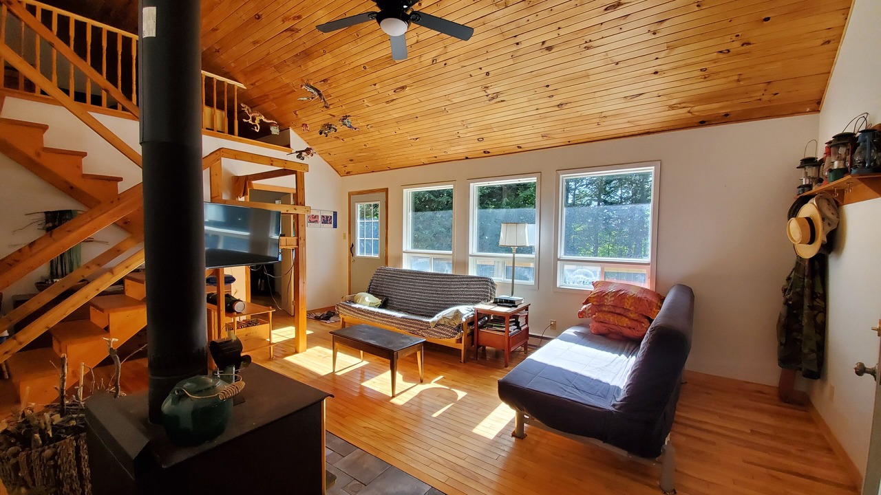 Photo of Livingroom in Val-des-Monts