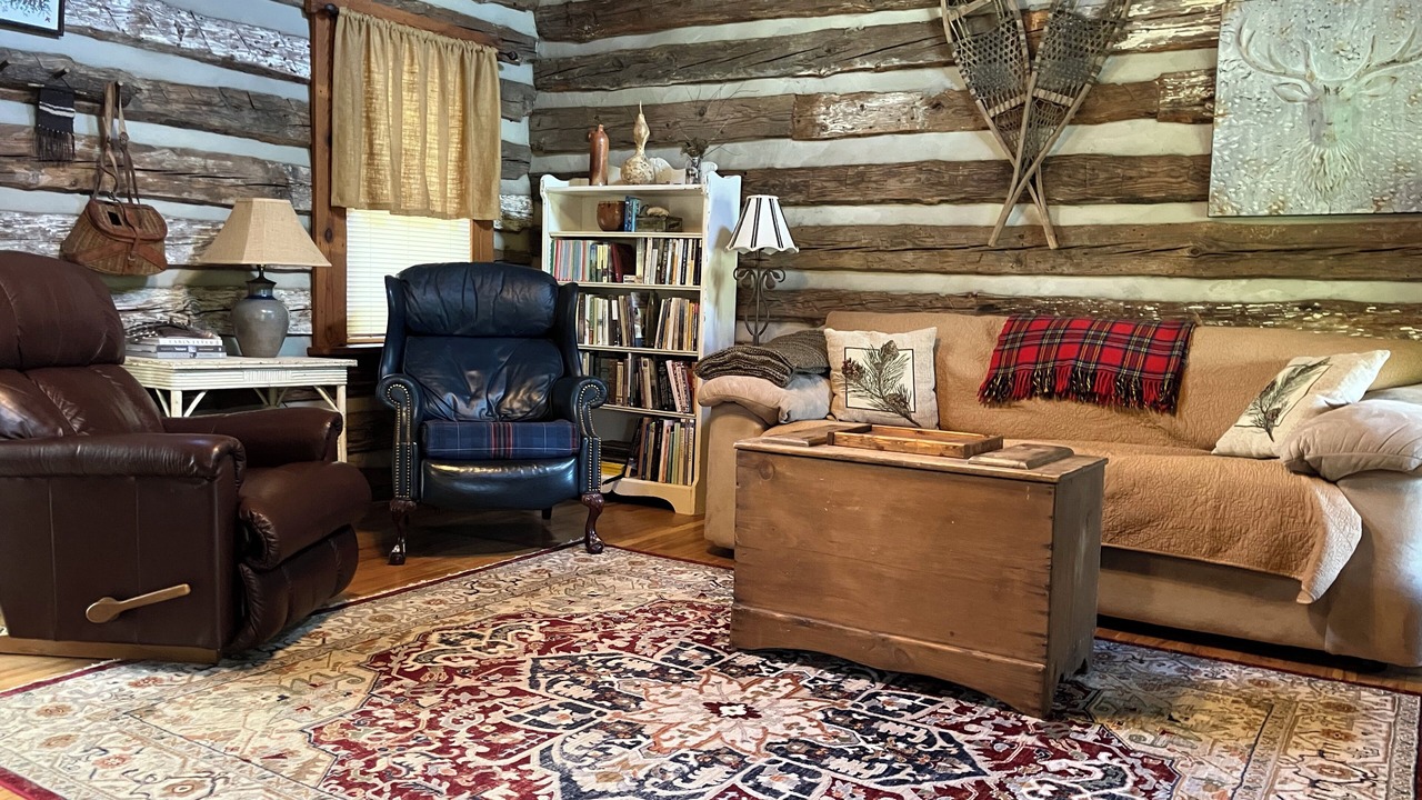Photo of Livingroom in Lansing