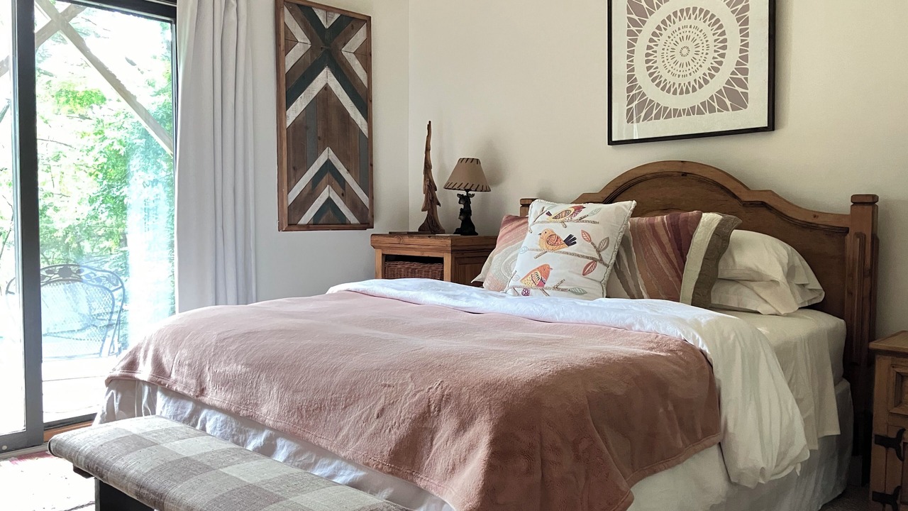 Photo of Bedroom in Lansing
