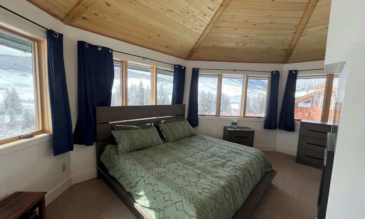 Photo of Bedroom in Crested Butte South