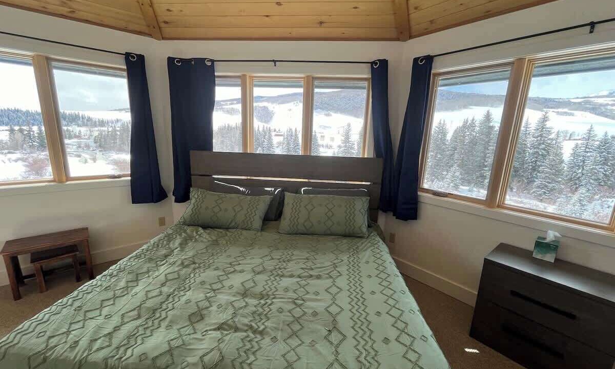 Photo of Bedroom in Crested Butte South