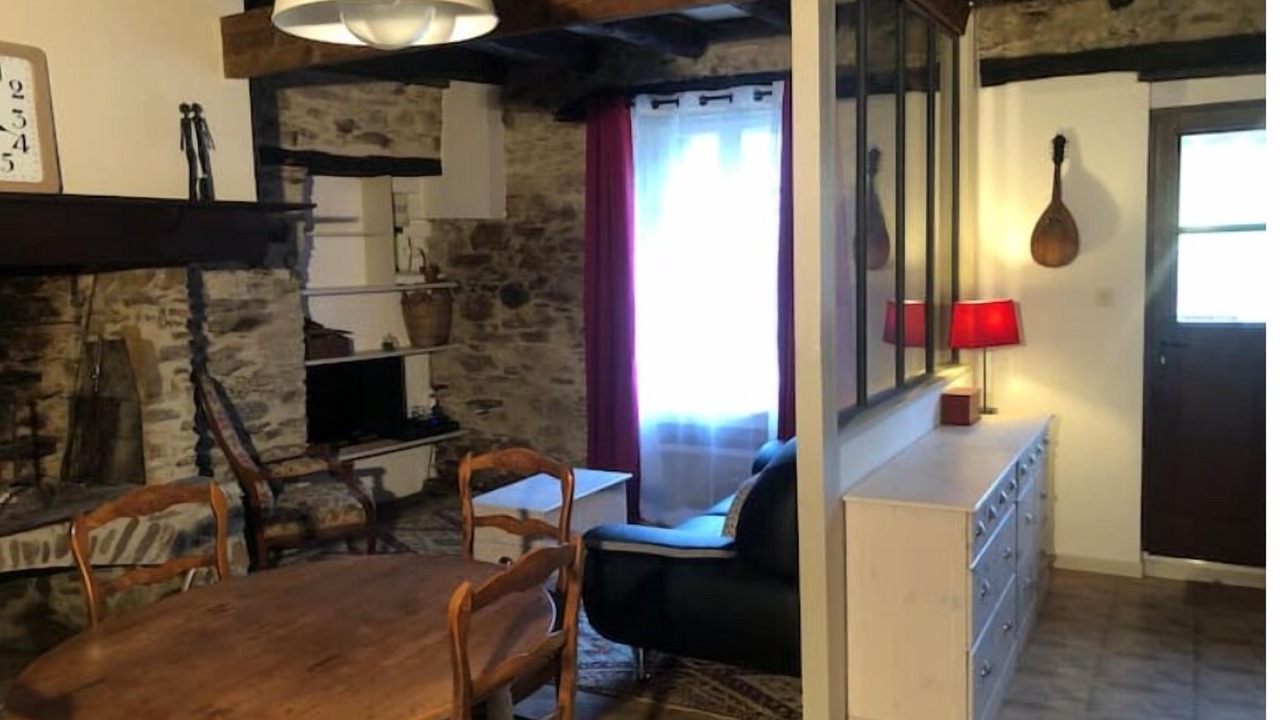 Photo of Livingroom in Saint-Pierre-de-Trivisy