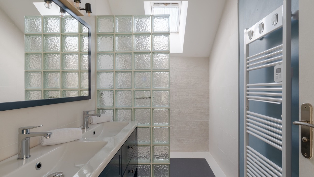 Photo of Bathroom in Pornichet