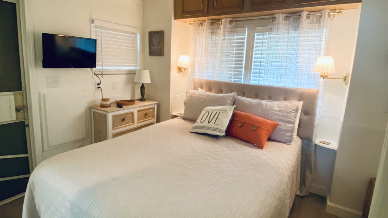 Photo of Bedroom in Burnt Store Isles