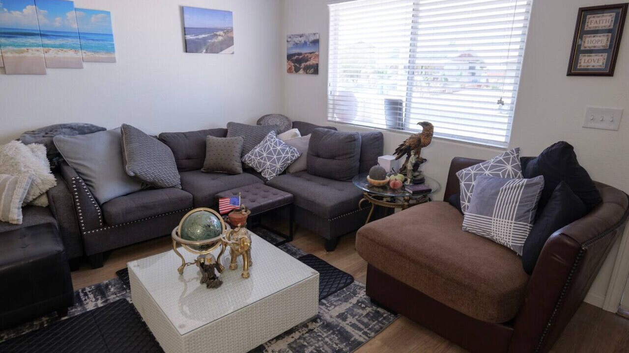 Photo of Livingroom in Sunrise Manor