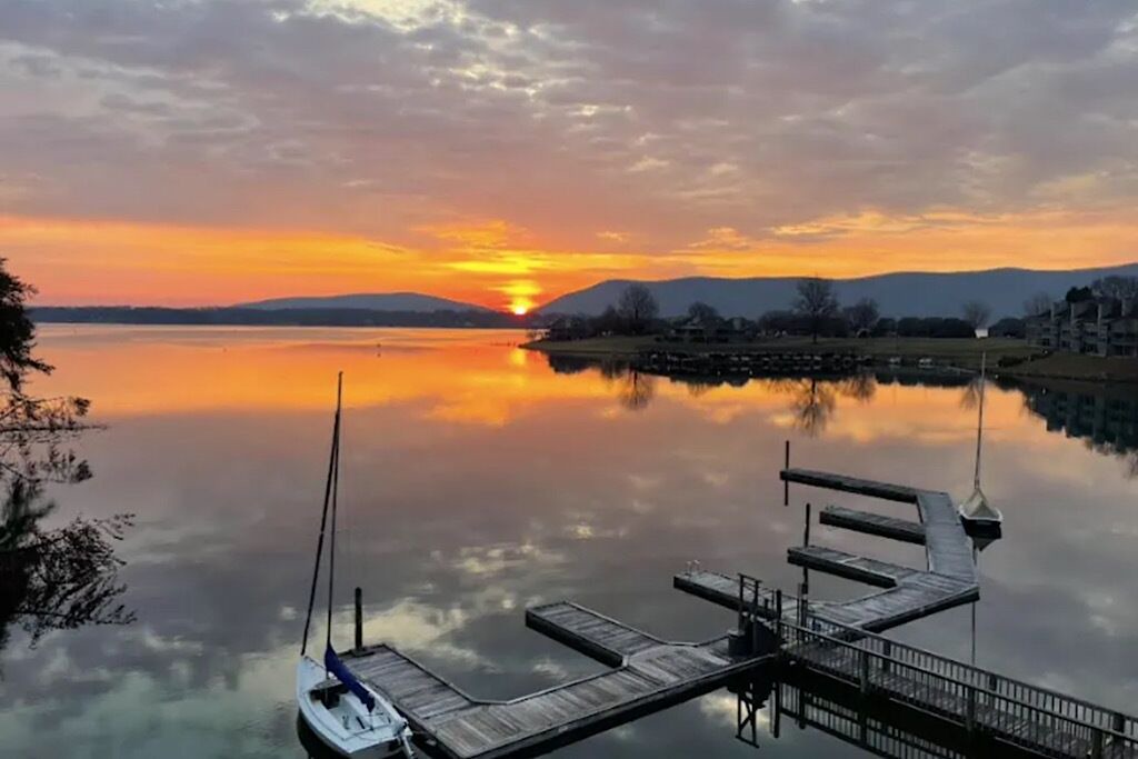 Photo of Others in Smith Mountain Lake