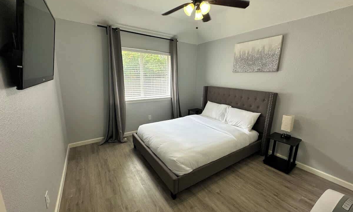 Photo of Bedroom in Garland