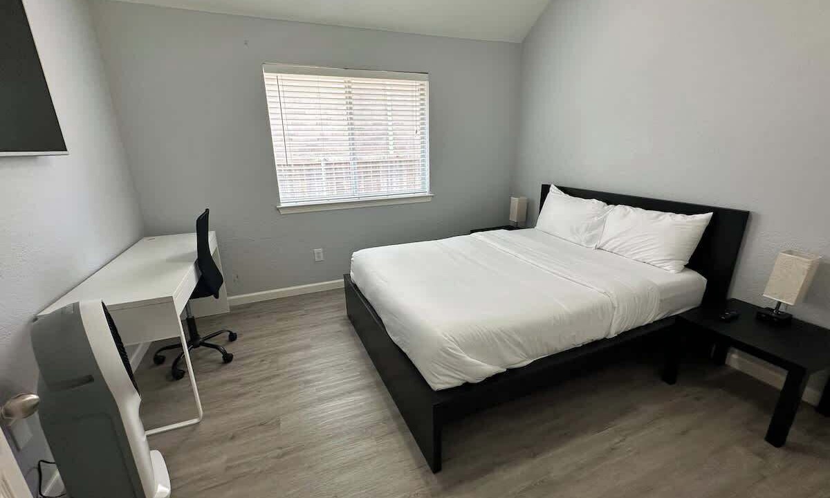 Photo of Bedroom in Garland