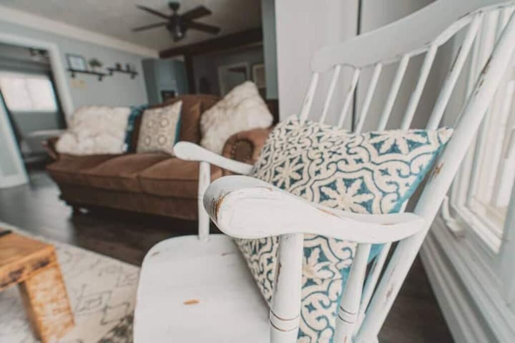 Photo of Livingroom in Town of Essex