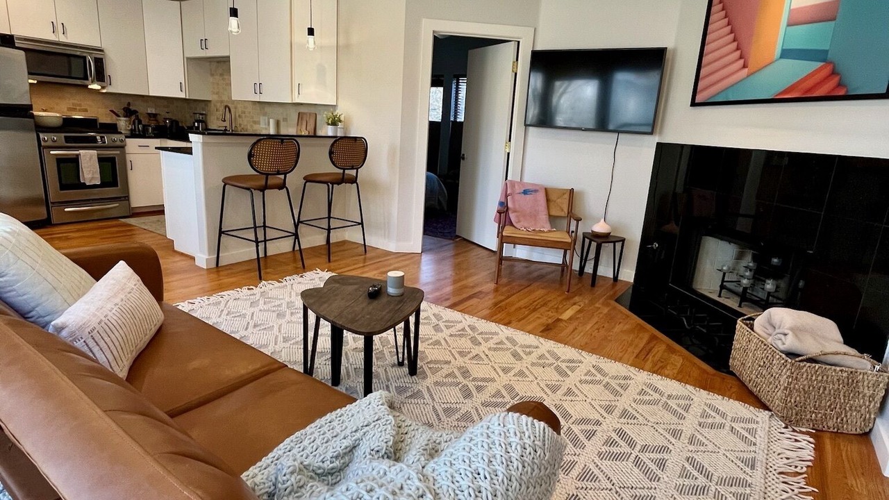 Photo of Livingroom in Lower Greenville