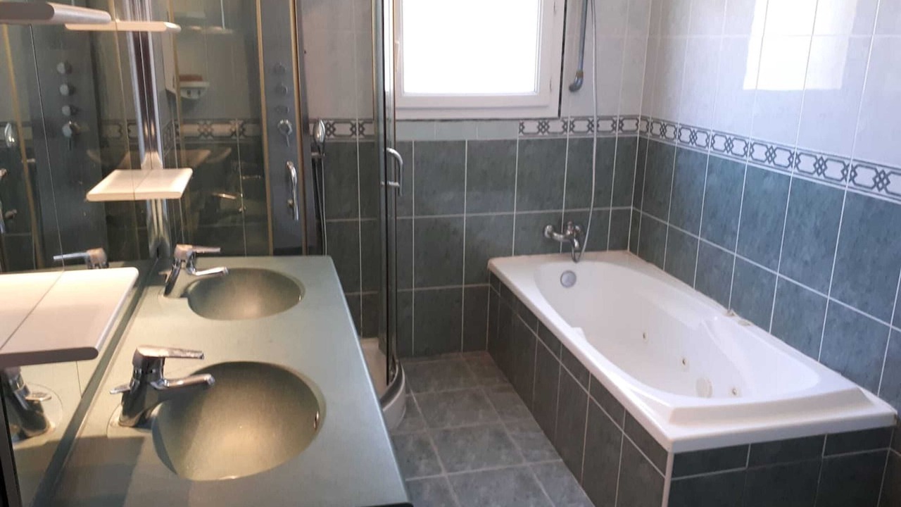 Photo of Bathroom in Paulhan