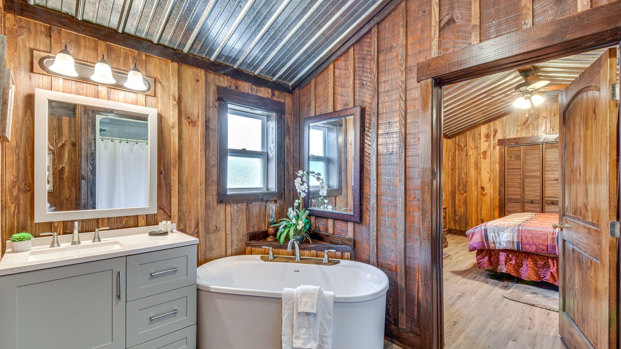 Photo of Bathroom in Clarkesville