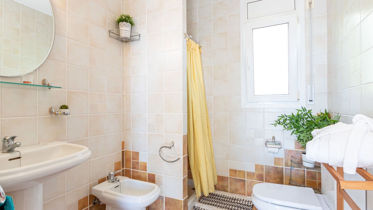 Photo of Bathroom in El Mas Isaac