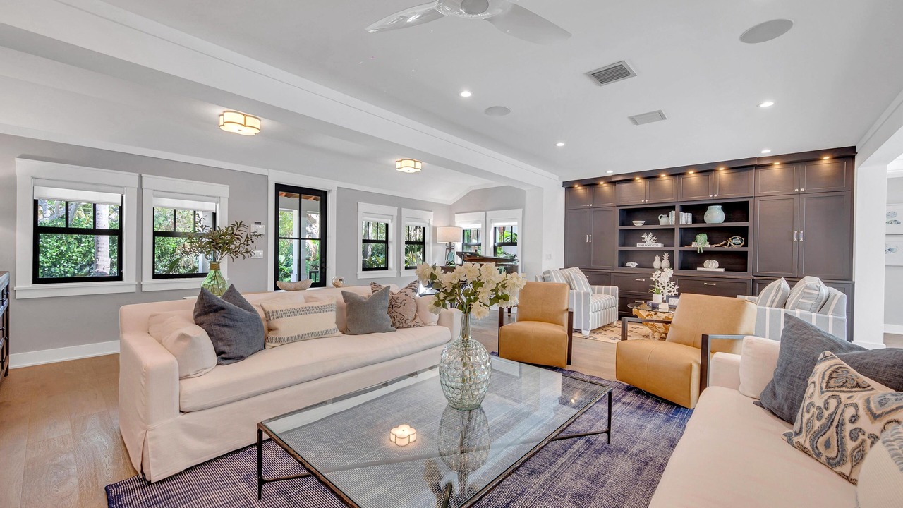 Photo of Livingroom in Lake Ida Shores